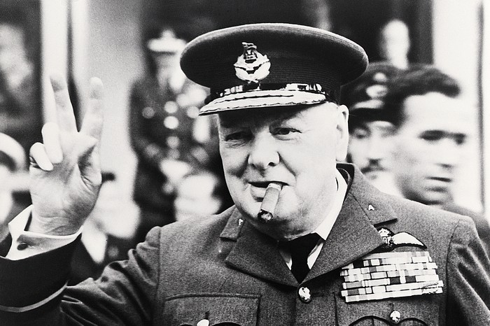 Winston Churchill: Estrategias de Negociación entre la Retórica, el Realismo y la Resiliencia